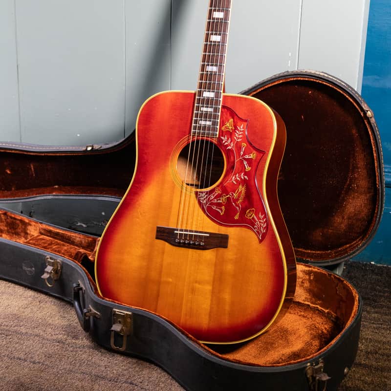 1975 Gibson Hummingbird