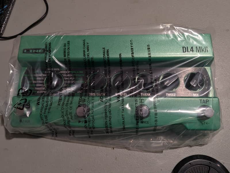 Line 6 DL4 MkII 2022 - Present - Green / Black image 1