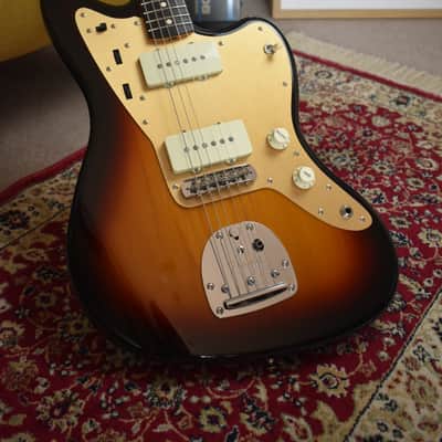 2021 Fender Japan Heritage 60’s Jazzmaster 3-Tone Sunburst Nitro Lacquer, w/Paperwork, Gold Anodised Guard, MIJ, Offset, JDM image 7