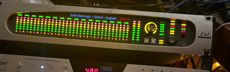 Sigma Delta 32-Channel Rackmount Mixer 2013 - 2019 - Silver image 1