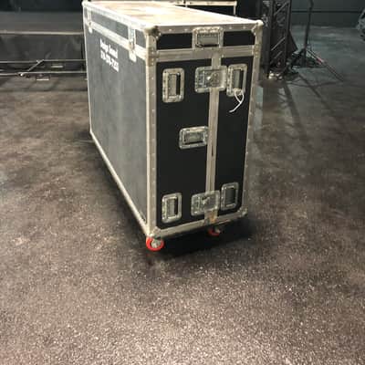 [Lot #24] Soundcraft Vi 3000, Stage Box, Cards, and Flight Case image 14