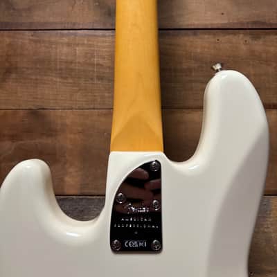 Fender American Pro II J-Bass RW Olympic White w/case image 10