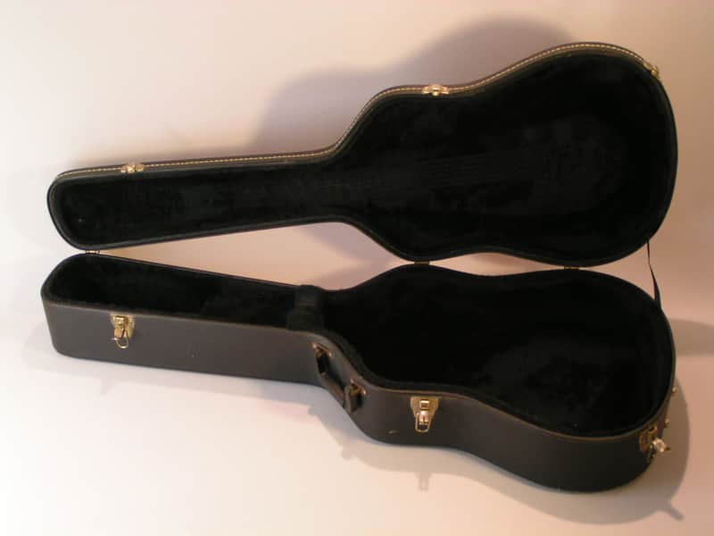 Original hardcase Guild Westerly 1990' dreadnought 6 or 12 cordes image 1