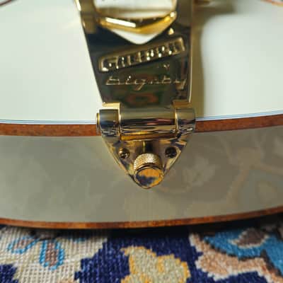 Gretsch White Falcon 6136T-59 Vintage Select Edition with Bigsby, Vintage White, Nitrocellulose Finish image 11