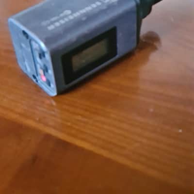 Sennheiser Sennheiser SKP 100 Plug-On Transmitter UHF XLR mit Display 823–865 MHz image 7