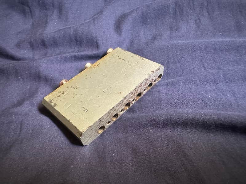 Fender Stratocaster bridge block
