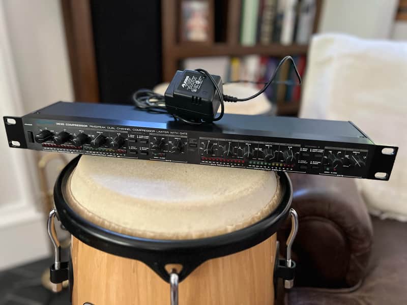 Alesis 3630 Dual-Channel Compressor / Limiter with Gate 1990s - Black image 1