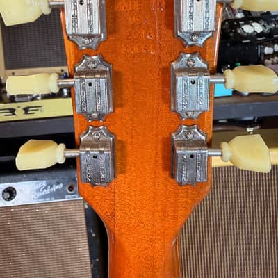 Gibson Les Paul Traditional P-90 Bigsby - Goldtop image 8