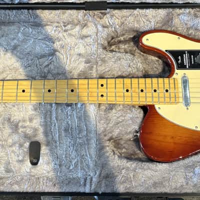 Fender American Professional II Telecaster with Maple Fretboard 2022 - Sienna Sunburst image 7