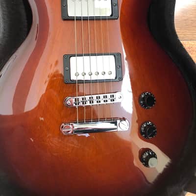 Hamer Monaco Elite Mahogany 2002 2 tone sunburst image 2