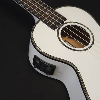 Lanikai Julia Michaels White Pearl Tenor Signature Acousic Electric Ukulele w/i ag image 11