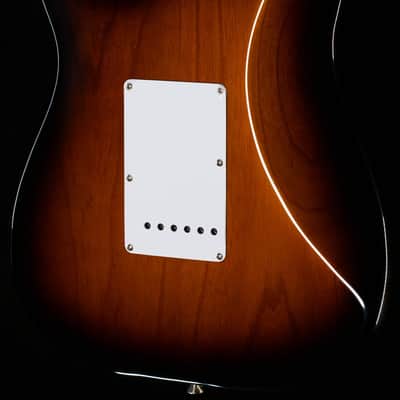 Fender 70th Anniversary American Vintage II 1954 Stratocaster 2-Color Sunburst (906) image 2