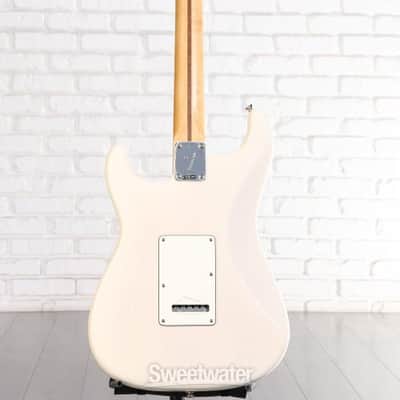 Fender Player II Stratocaster Electric Guitar - White Blonde with Rosewood Fingerboard (StratP2RWBd1) image 3