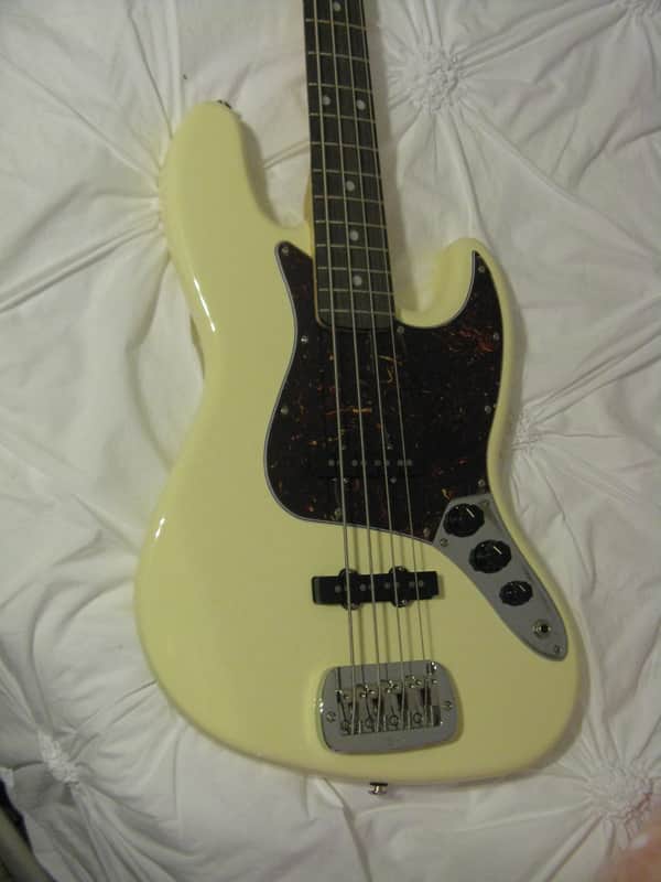 G&L USA Fullerton Deluxe JB 2024 - Vintage White & Rosewood Board image 1