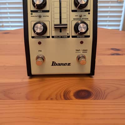Ibanez ES3 Echo Shifter 2010s - White image 1
