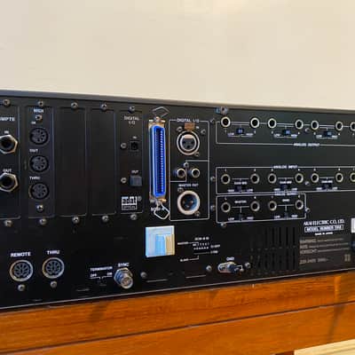 Akai DR8 8 Track Hard Disc Recorder. Version 2.32. Digital