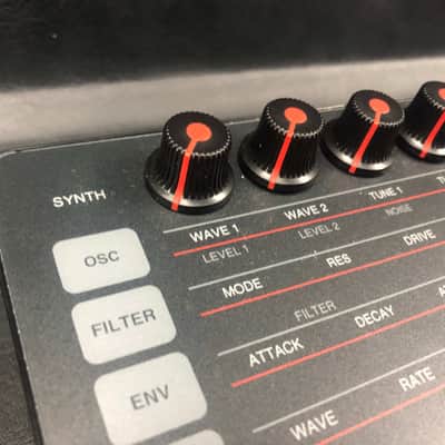 IK Multimedia UNO Analog Synth image 3