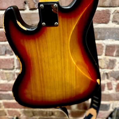 Vintage Icon Series Fretless Bass 2015-2020 - Sunburst image 3