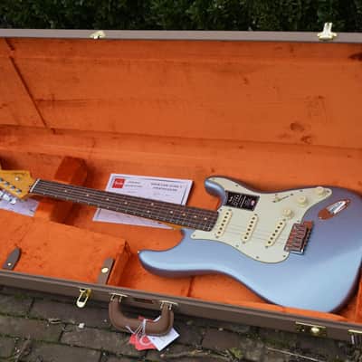 Fender American Ultra Luxe Vintage '60s Stratocaster, Rosewood Fingerboard - Ice Blue Metallic image 13