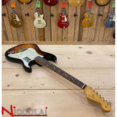 Fender Vintera II '60s Stratocaster, Rosewood Fingerboard, 3-Color Sunburst image 10