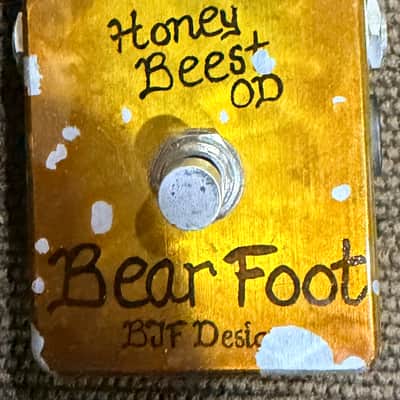 Bearfoot FX Honey Beest OD 2010s - Gold image 1