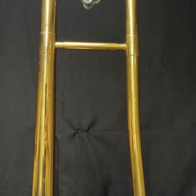 Holton Collegiate Slide Trombone serial 005869 - Lacquer image 9