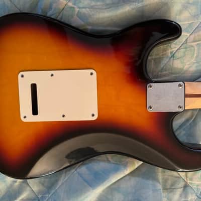 2004 FENDER Standard Stratocaster® SSS MEXICAN MIM - Rosewood Fingerboard - Brown Sunburst image 4