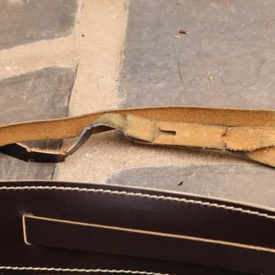 Rickenbacker Bobby Lee Leather Guitar Strap image 4