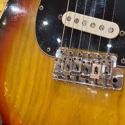 Fender Stratocaster 3-Color Sunburst 1975 Ex Demo image 12