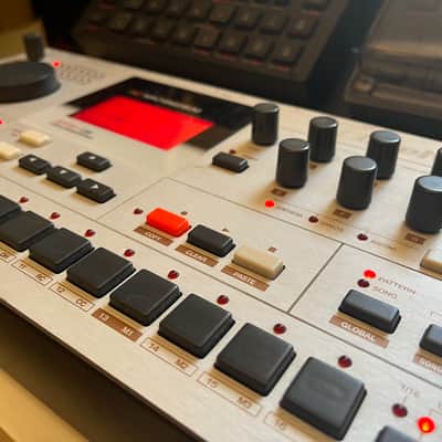 Elektron Machinedrum SPS-1UW MKI 2005 - 2007 - Silver image 2