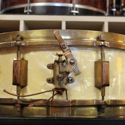 1930s Leedy 5x14 Broadway Snare Drum in White Marine Pearl Full Dress image 3