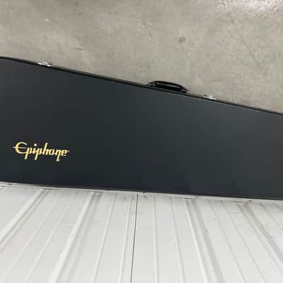 Epiphone T-bird Pro iV bass guitar with case great shape image 13