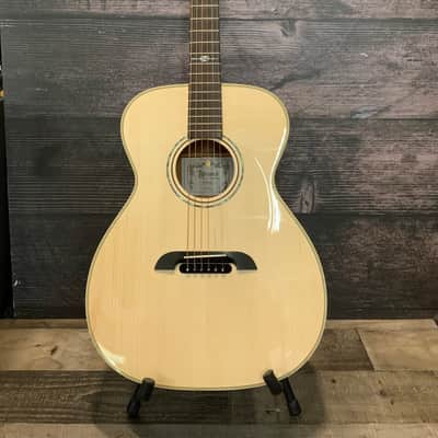 Alvarez Yairi FYM60HD Honduran Folk/OM Acoustic Guitar with case image 1