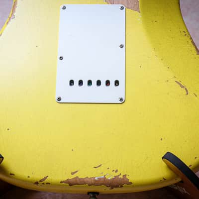FENDER USA Custom Shop Ltd '67 Reissue Stratocaster Relic "Graffiti Yellow" (2023) image 17