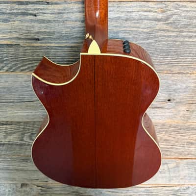 Used Taylor 2009 Custom Grand Auditorium Natural OSHC image 8