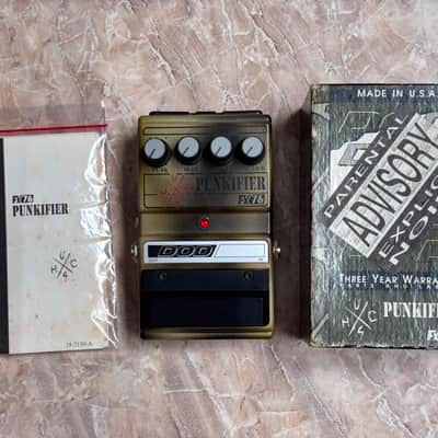 DOD Punkifier FX76 [NOS - New Old Stock, Complete with Box, Manual, Stickers etc] 1995 - 1997 Yellow & Black Matte Airbrush Finish image 5