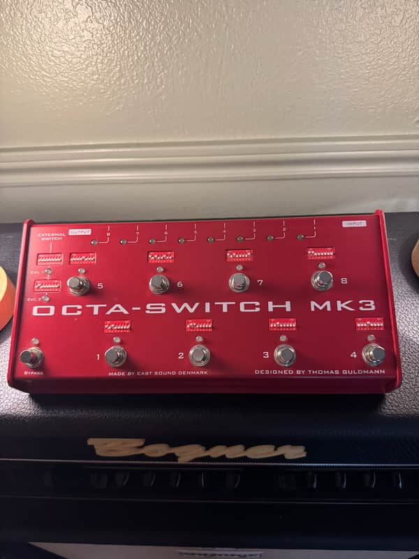 Carl Martin Octa-Switch III 2010s - Red image 1
