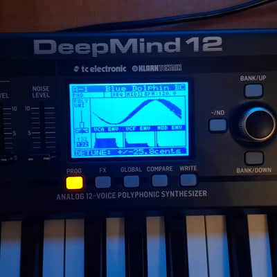 Behringer DeepMind 12 Traveling bag included image 3
