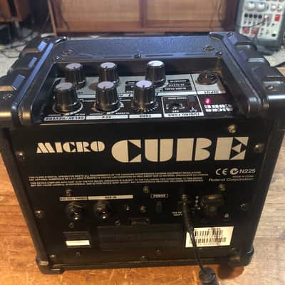 Roland Micro Cube 2-Watt 1x5" Guitar Combo 2004 - 2014 - Black image 6