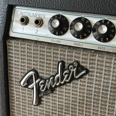 FENDER VIBRO CHAMP 1978 EU version 200-240 volt, incl. Footswitch image 4