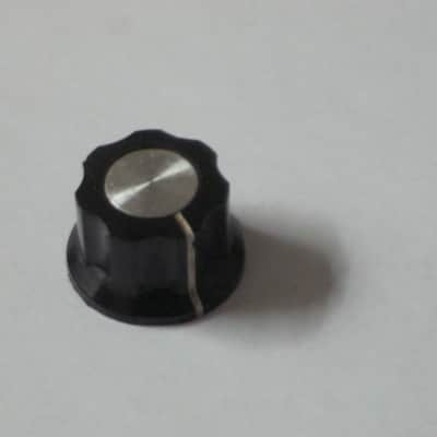 ONE used Toya B-1122 Vintage Boss Pedal Replacement KNOB, JAPAN, 1980s, fits split shaft pot - for OD1,DM2,PH1,CE2&more [NO pot/NO pedal(s)] black hard plastic, top side has silver colored reflector, 1 set screw, center under-side is brass color metal image 11