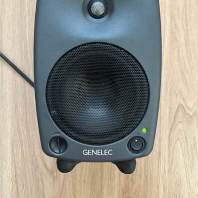 Genelec 8030B Studio Monitors - 5" Powered (Pair) 2013 - 2017 - Gray image 2