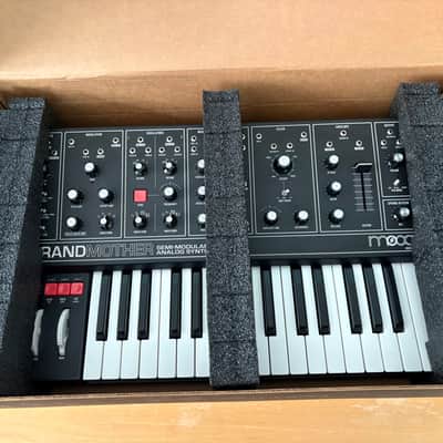 Moog Grandmother Dark 32-Key Semi-Modular Analog Synthesizer / Black Panel image 12