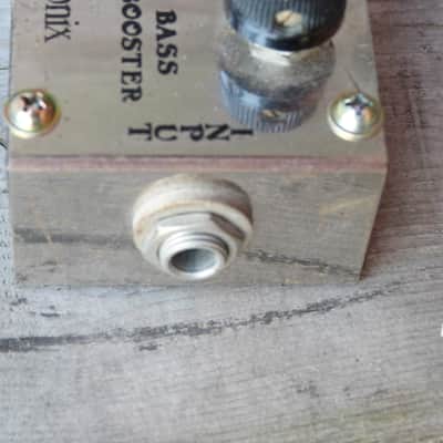 Electro-Harmonix Mole bass boost early block letters image 4