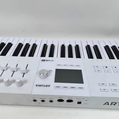 Arturia KeyLab 49 MK3 Professional MIDI Keyboard Controller - White image 9