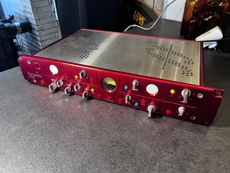 Focusrite RED 7 Mic Pre and Dynamics 2000s - Red image 1