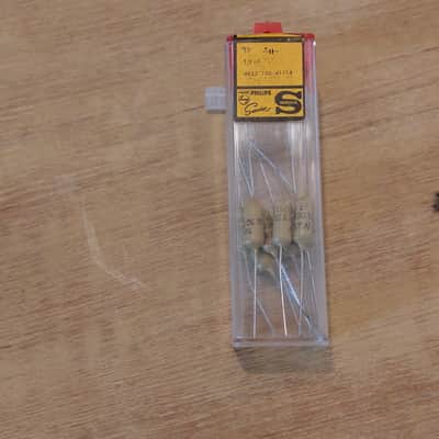 NOS Mullard / Philips Mustard Capacitor 1800pF 10% 400V A7W 1967 type C296 image 1