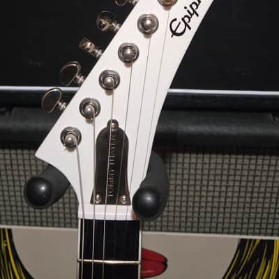 Epiphone Tommy Thayer Signature "White Lightning" Explorer image 4