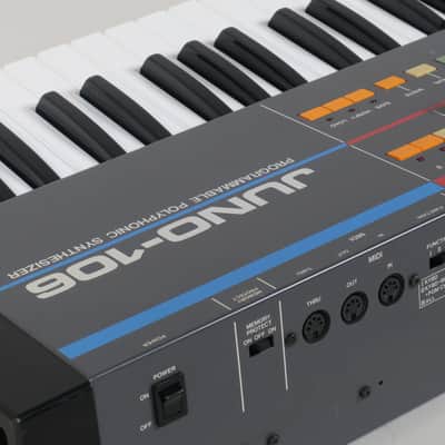 Roland Juno-106 Programmable Polyphonic Synthesizer with 6 new voice chips (serviced) imagen 13