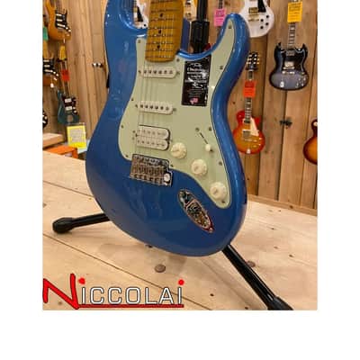 Fender American Professional Classic Stratocaster HSS, Maple Fingerboard, Faded Lake Placid Blue image 5